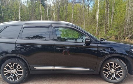Mitsubishi Outlander III рестайлинг 3, 2017 год, 1 920 000 рублей, 27 фотография