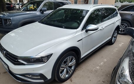 Volkswagen Passat B8 рестайлинг, 2020 год, 3 460 000 рублей, 2 фотография