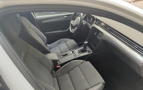 Volkswagen Passat B8 рестайлинг, 2020 год, 3 460 000 рублей, 10 фотография