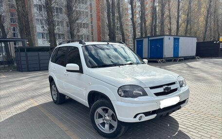 Chevrolet Niva I рестайлинг, 2016 год, 620 000 рублей, 2 фотография
