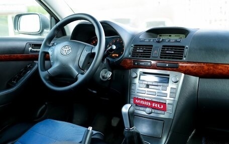 Toyota Avensis III рестайлинг, 2004 год, 599 000 рублей, 10 фотография