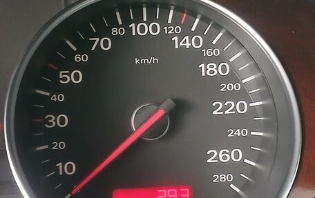 Audi A8, 2006 год, 850 000 рублей, 24 фотография
