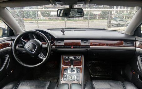 Audi A8, 2006 год, 850 000 рублей, 28 фотография