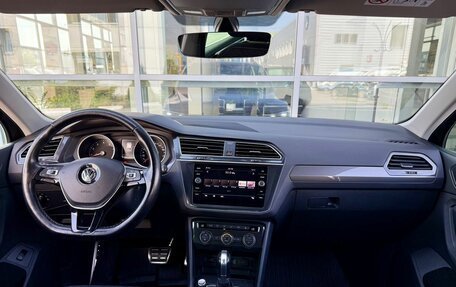 Volkswagen Tiguan II, 2018 год, 2 399 000 рублей, 17 фотография