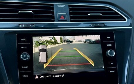 Volkswagen Tiguan II, 2018 год, 2 399 000 рублей, 21 фотография