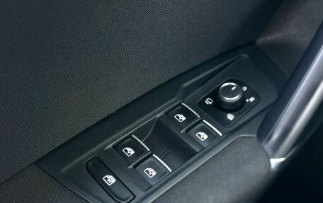 Volkswagen Tiguan II, 2018 год, 2 399 000 рублей, 27 фотография