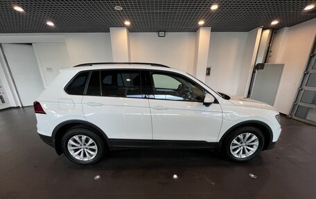 Volkswagen Tiguan II, 2017 год, 1 850 000 рублей, 2 фотография