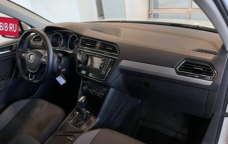 Volkswagen Tiguan II, 2017 год, 1 850 000 рублей, 12 фотография