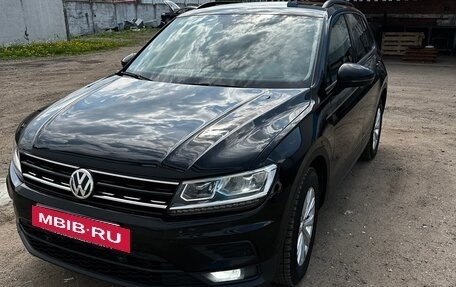 Volkswagen Tiguan II, 2019 год, 2 600 000 рублей, 2 фотография