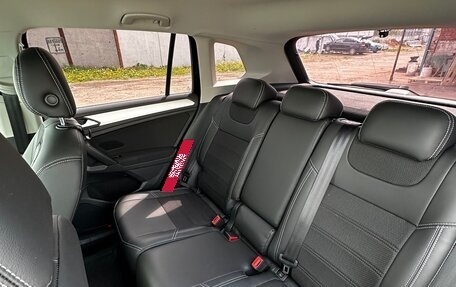 Volkswagen Tiguan II, 2019 год, 2 600 000 рублей, 3 фотография