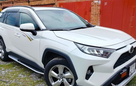 Toyota RAV4, 2019 год, 3 699 000 рублей, 2 фотография