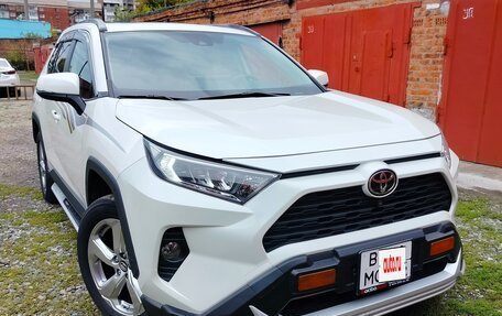 Toyota RAV4, 2019 год, 3 699 000 рублей, 3 фотография