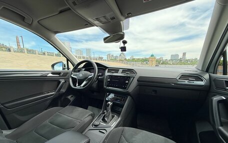 Volkswagen Tiguan II, 2021 год, 3 850 000 рублей, 23 фотография