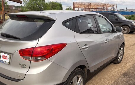 Hyundai Tucson III, 2011 год, 1 100 000 рублей, 2 фотография