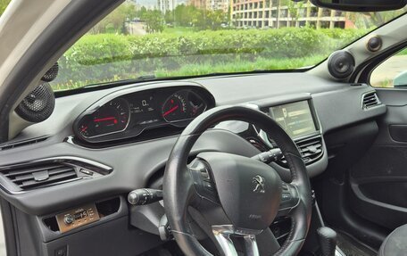 Peugeot 208 II, 2013 год, 550 000 рублей, 23 фотография
