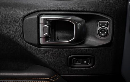 Jeep Wrangler, 2025 год, 17 750 000 рублей, 28 фотография