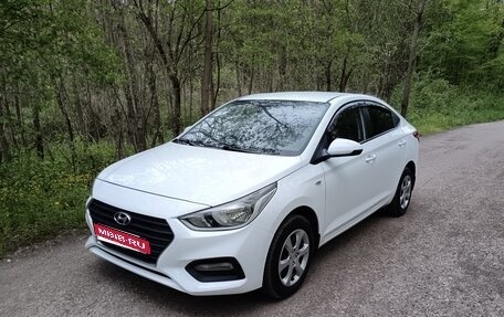 Hyundai Solaris II рестайлинг, 2017 год, 980 000 рублей, 1 фотография