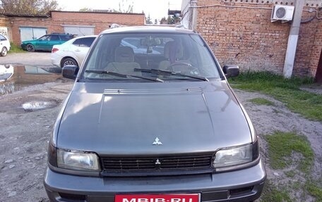 Mitsubishi Space Wagon III, 1992 год, 190 000 рублей, 1 фотография