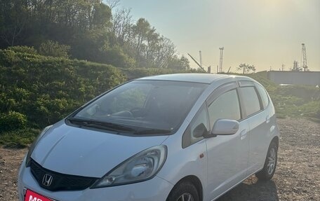 Honda Fit III, 2013 год, 600 000 рублей, 2 фотография