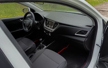Hyundai Solaris II рестайлинг, 2017 год, 980 000 рублей, 9 фотография