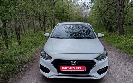 Hyundai Solaris II рестайлинг, 2017 год, 980 000 рублей, 2 фотография