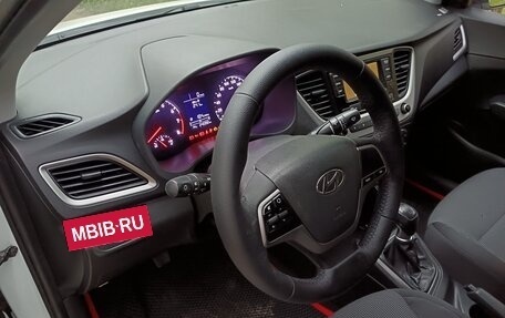 Hyundai Solaris II рестайлинг, 2017 год, 980 000 рублей, 11 фотография