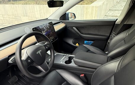 Tesla Model Y I, 2022 год, 4 000 000 рублей, 2 фотография