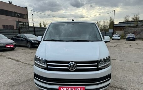 Volkswagen Caravelle T6 рестайлинг, 2018 год, 3 150 000 рублей, 1 фотография