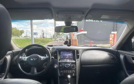 Infiniti QX70, 2013 год, 2 100 000 рублей, 6 фотография