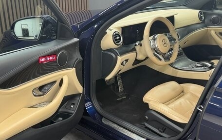 Mercedes-Benz E-Класс, 2019 год, 3 900 000 рублей, 10 фотография