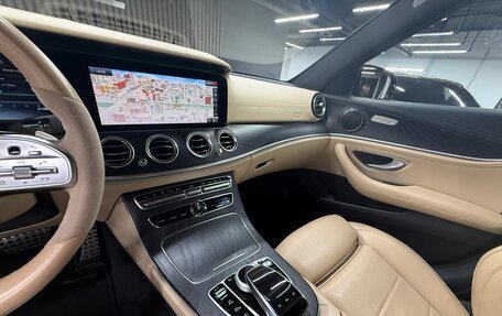 Mercedes-Benz E-Класс, 2019 год, 3 900 000 рублей, 15 фотография