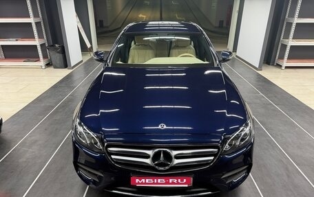 Mercedes-Benz E-Класс, 2019 год, 3 900 000 рублей, 3 фотография