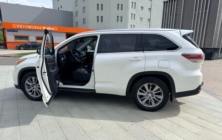 Toyota Highlander III, 2014 год, 3 250 000 рублей, 12 фотография