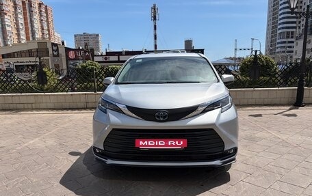 Toyota Sienna, 2021 год, 3 450 000 рублей, 2 фотография