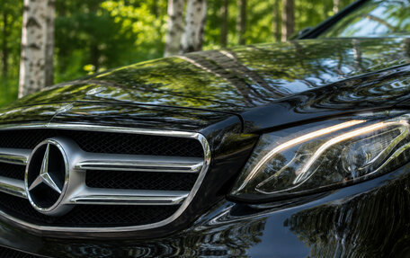 Mercedes-Benz E-Класс, 2019 год, 2 400 000 рублей, 7 фотография