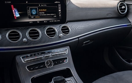 Mercedes-Benz E-Класс, 2019 год, 2 400 000 рублей, 8 фотография