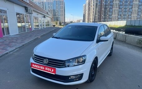 Volkswagen Polo VI (EU Market), 2015 год, 800 000 рублей, 2 фотография