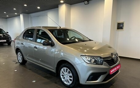Renault Logan II, 2018 год, 875 000 рублей, 1 фотография