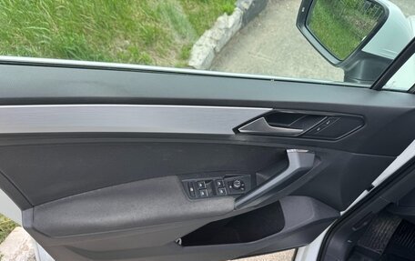 Volkswagen Tiguan II, 2018 год, 2 950 000 рублей, 4 фотография