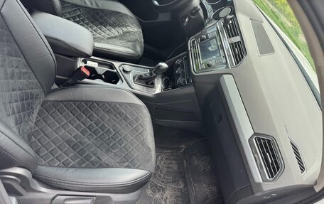 Volkswagen Tiguan II, 2018 год, 2 950 000 рублей, 10 фотография