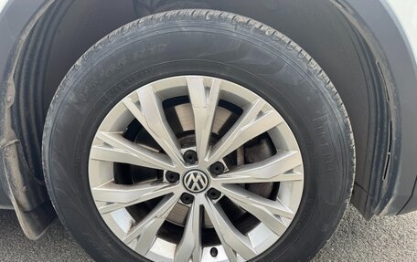 Volkswagen Tiguan II, 2018 год, 2 950 000 рублей, 9 фотография