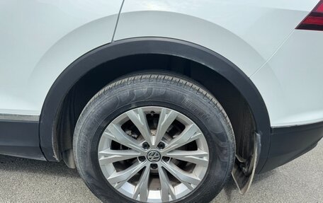 Volkswagen Tiguan II, 2018 год, 2 950 000 рублей, 14 фотография