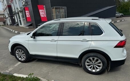 Volkswagen Tiguan II, 2018 год, 2 950 000 рублей, 3 фотография