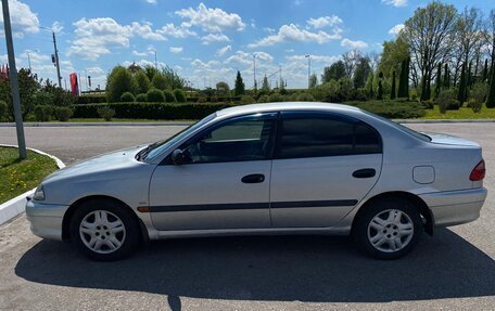 Toyota Avensis III рестайлинг, 2002 год, 399 000 рублей, 2 фотография