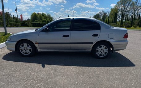 Toyota Avensis III рестайлинг, 2002 год, 399 000 рублей, 11 фотография