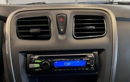 Renault Logan II, 2018 год, 875 000 рублей, 14 фотография