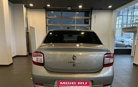 Renault Logan II, 2018 год, 875 000 рублей, 4 фотография