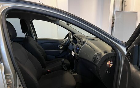 Renault Logan II, 2018 год, 875 000 рублей, 29 фотография