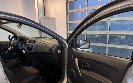 Renault Logan II, 2018 год, 875 000 рублей, 27 фотография
