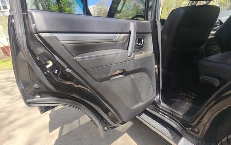 Mitsubishi Pajero IV, 2013 год, 1 850 000 рублей, 8 фотография